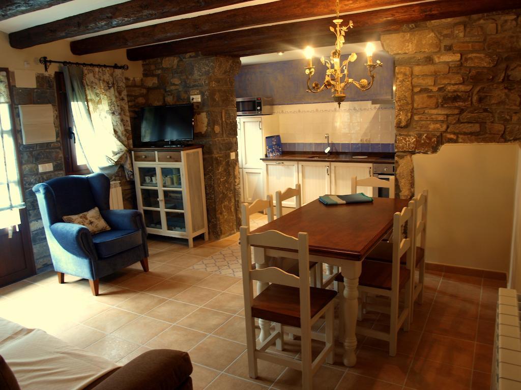 Apartamentos Casa Gallan Sarvise Bilik gambar